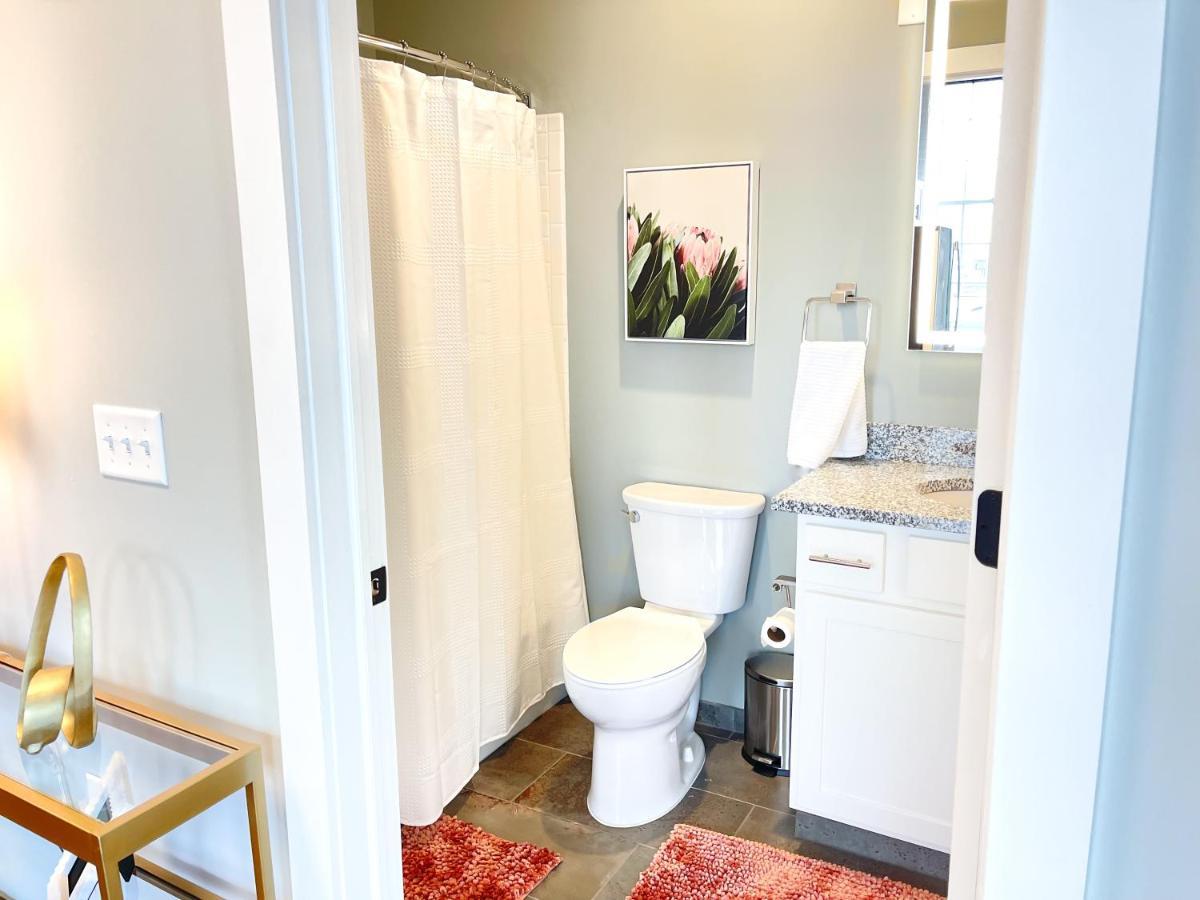2Br 2Br Le Chateau 505 Lux Penthouse In A Historic Building Utica Exterior photo